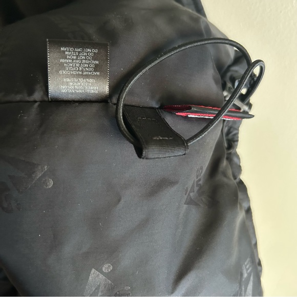 Eastern Mountain Sports ~ EMS Men’s Black Primaloft Insulated Vest in size Small - Picture 8 of 12